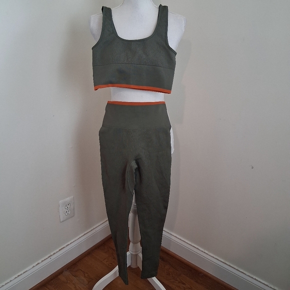 Outdoor Voices Seamless Longline Set In Tea Tree Size Small - Full Set - Picture 6 of 7